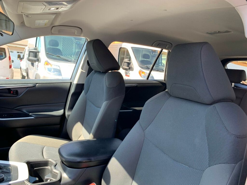 2021 Toyota RAV4 Hybrid LE AWD 1-Owner - 22923090 - 13