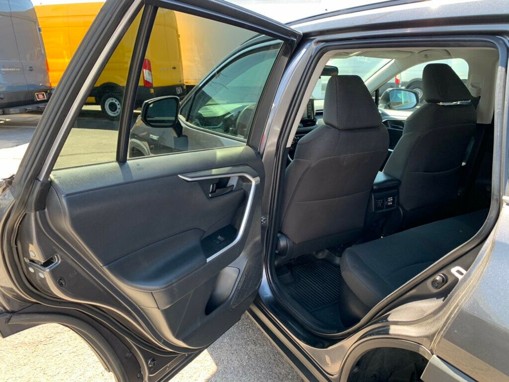 2021 Toyota RAV4 Hybrid LE AWD 1-Owner - 22923090 - 18