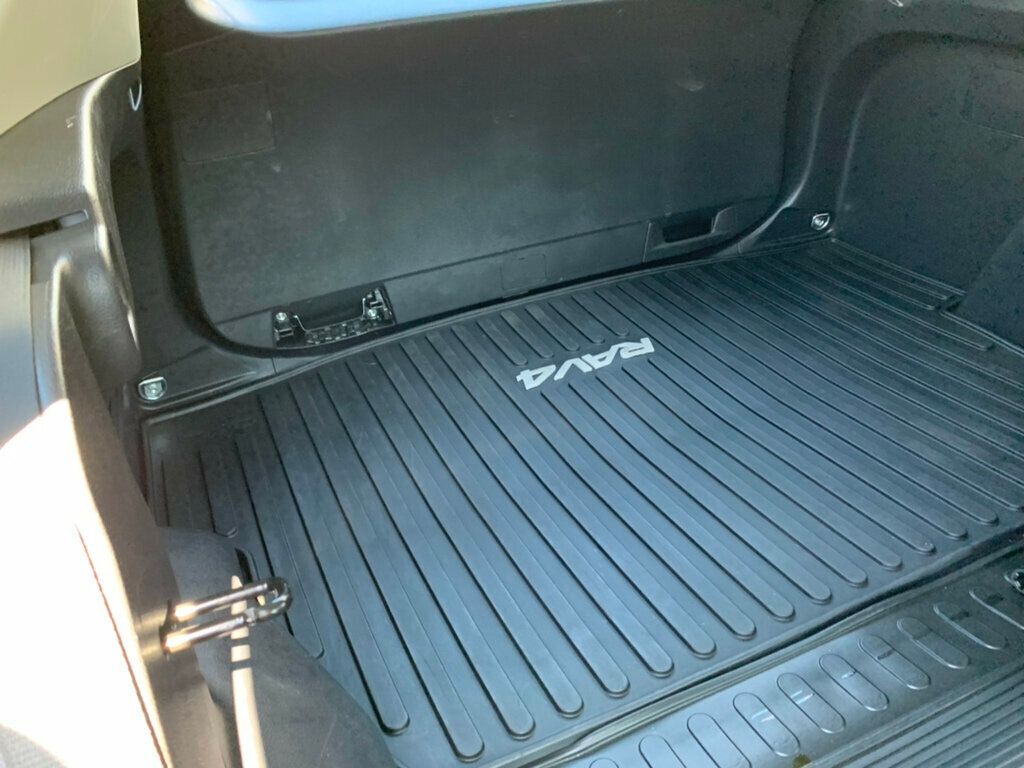 2021 Toyota RAV4 Hybrid LE AWD 1-Owner - 22923090 - 30