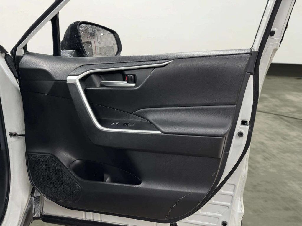 2021 Toyota RAV4 Hybrid XLE Premium AWD - 23018109 - 19