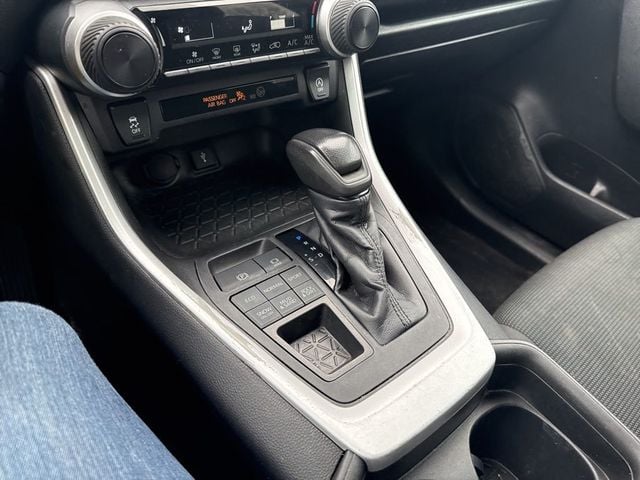 2021 Toyota RAV4 LE AWD - 22995560 - 10