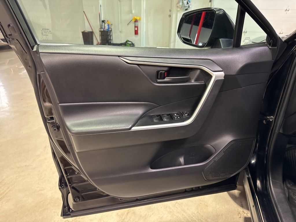 2021 Toyota RAV4 LE AWD - 22995560 - 24