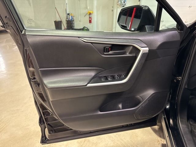 2021 Toyota RAV4 LE AWD - 22995560 - 24