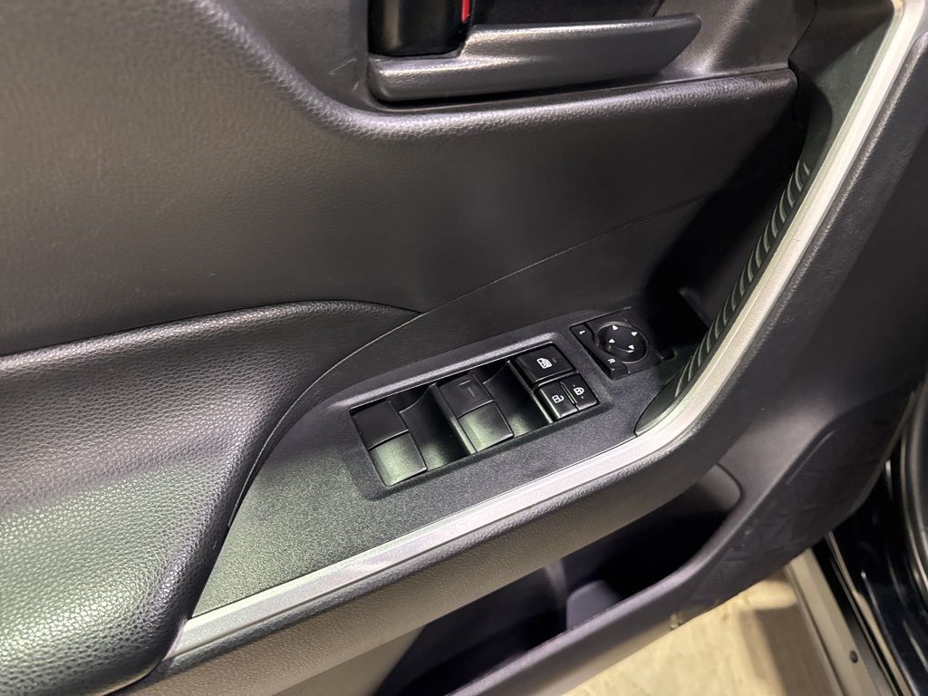 2021 Toyota RAV4 LE AWD - 22995560 - 25