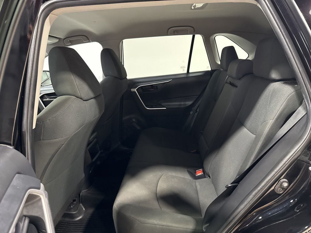 2021 Toyota RAV4 LE AWD - 22995560 - 26