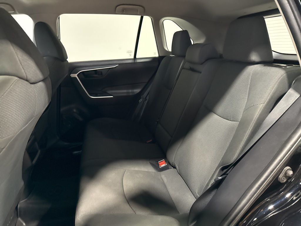 2021 Toyota RAV4 LE AWD - 22995560 - 27