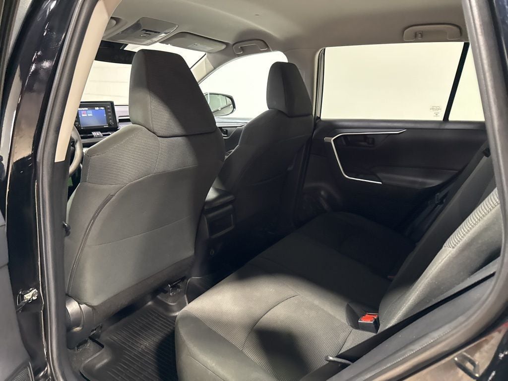 2021 Toyota RAV4 LE AWD - 22995560 - 28