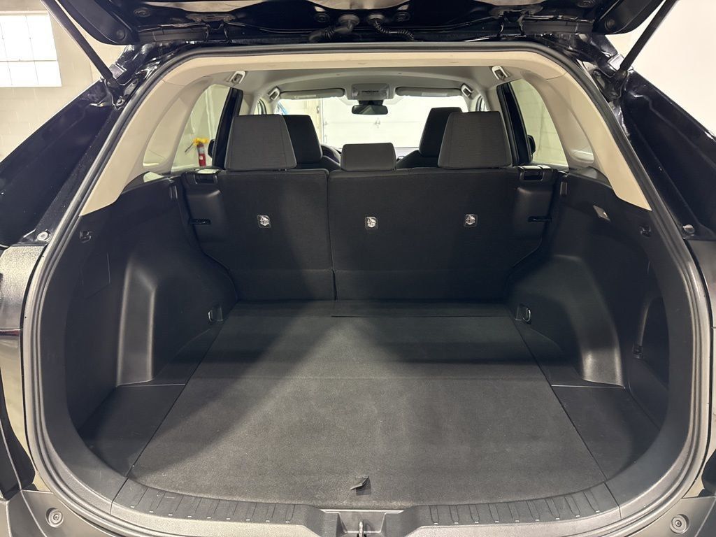 2021 Toyota RAV4 LE AWD - 22995560 - 30