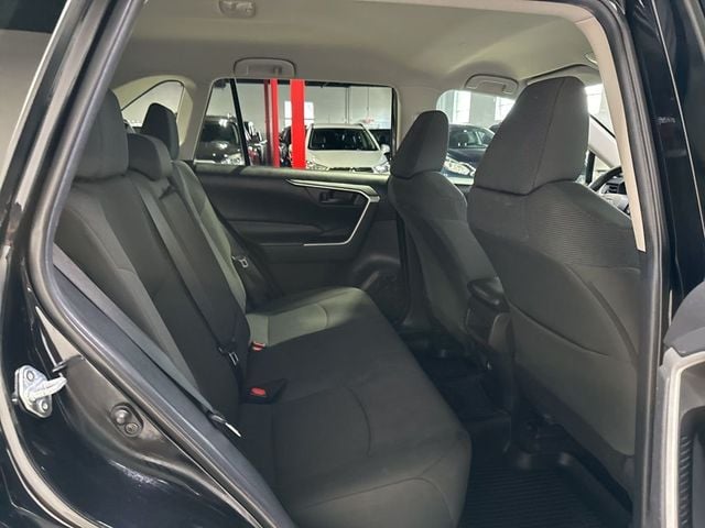 2021 Toyota RAV4 LE AWD - 22995560 - 31