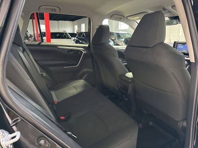 2021 Toyota RAV4 LE AWD - 22995560 - 32