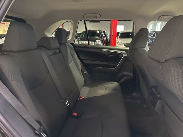 2021 Toyota RAV4 LE AWD - 22995560 - 33