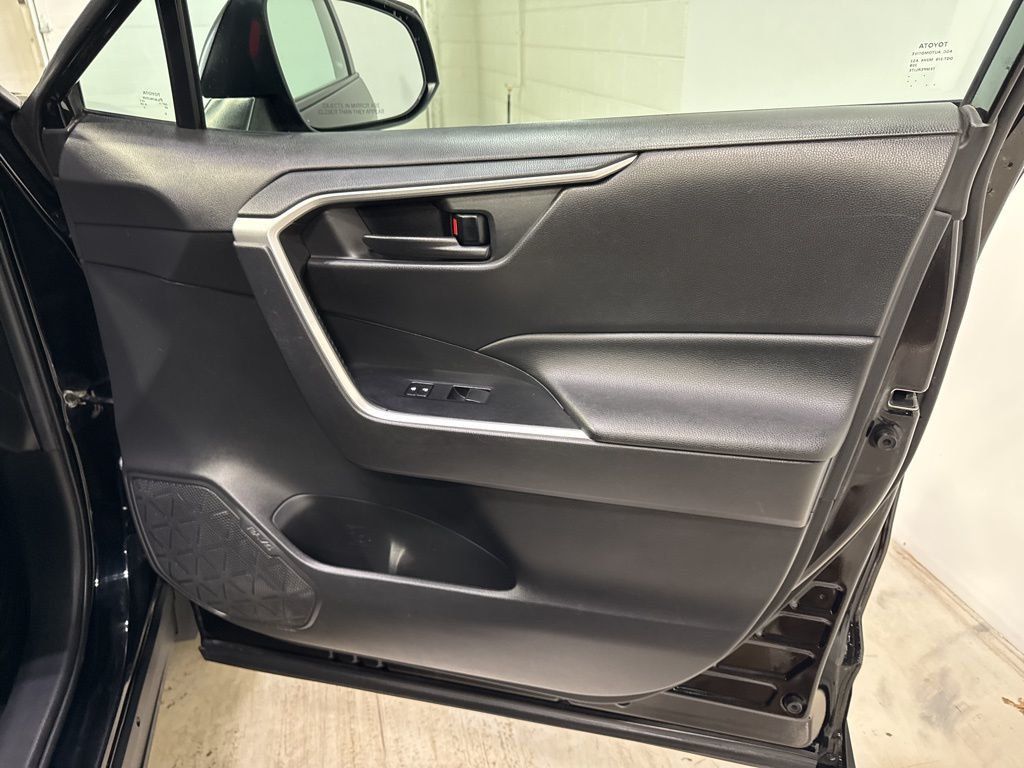 2021 Toyota RAV4 LE AWD - 22995560 - 38