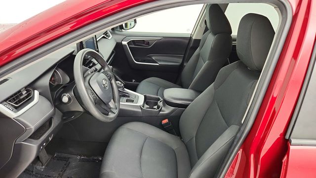 2021 Toyota RAV4 LE AWD - 22944370 - 17