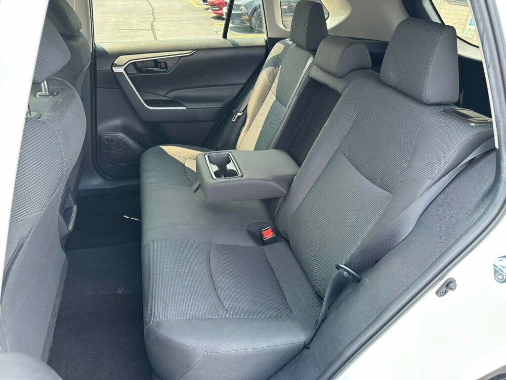 2021 Toyota RAV4 LE AWD - 23059126 - 19