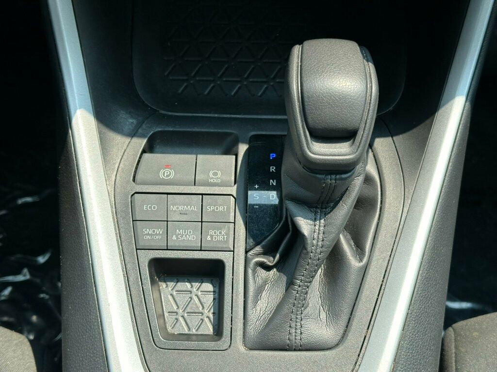 2021 Toyota RAV4 LE AWD - 23059126 - 22