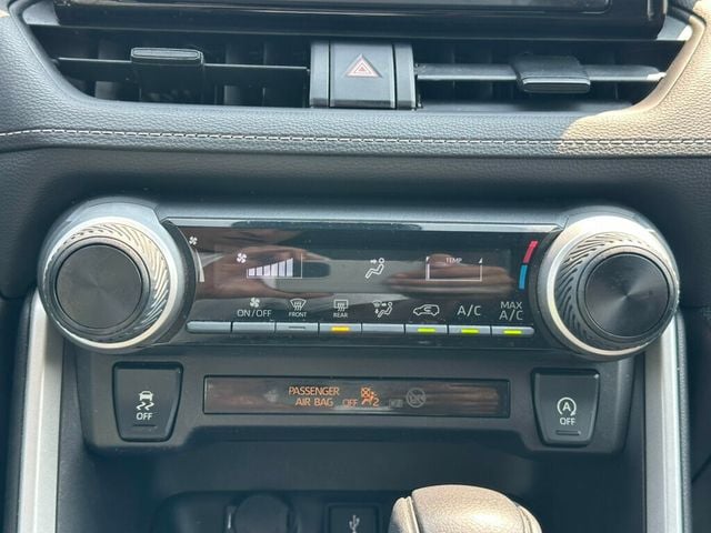 2021 Toyota RAV4 LE AWD - 23059126 - 29