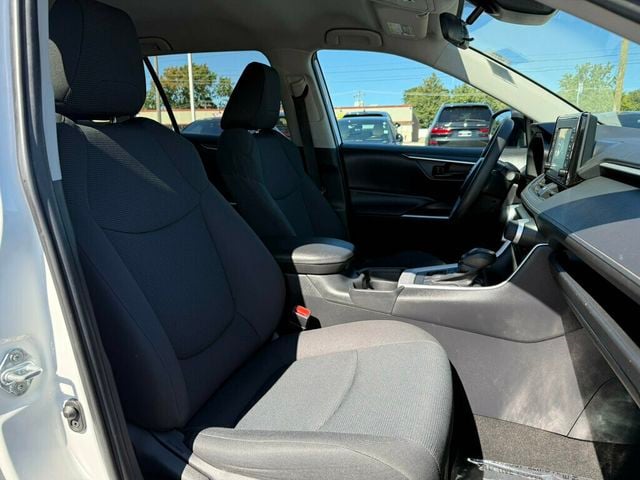 2021 Toyota RAV4 LE AWD - 23083666 - 11