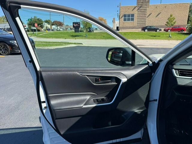 2021 Toyota RAV4 LE AWD - 23083666 - 15