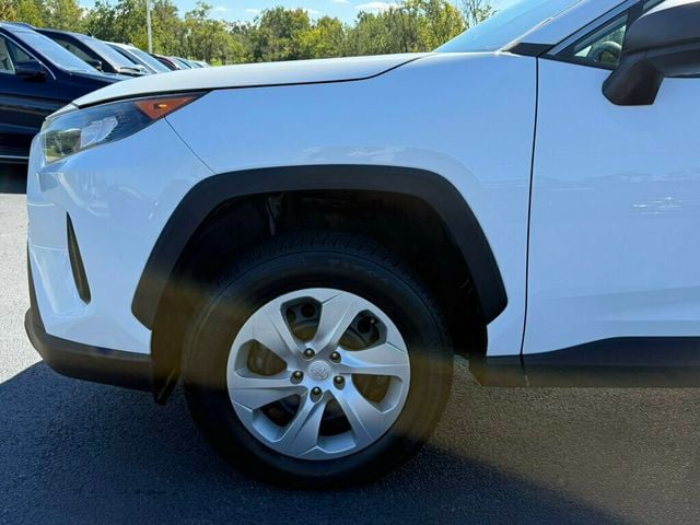 2021 Toyota RAV4 LE AWD - 23083666 - 31