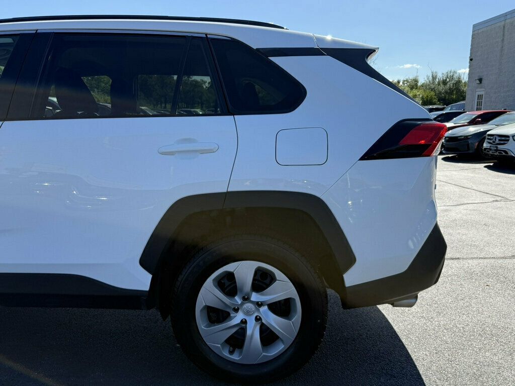 2021 Toyota RAV4 LE AWD - 23083666 - 32