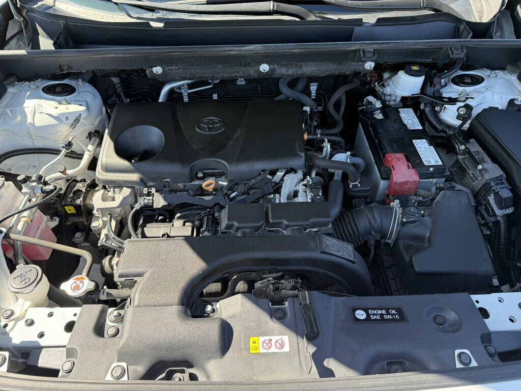 2021 Toyota RAV4 LE AWD - 23083666 - 33