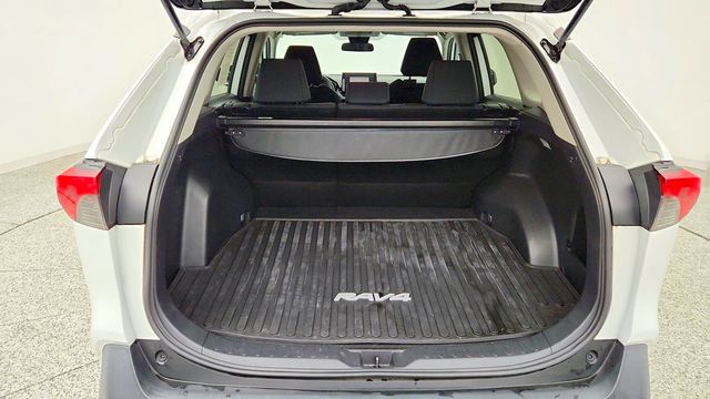 2021 Toyota RAV4 LE AWD w/ Blind Spot Monitor Package - 23084964 - 17