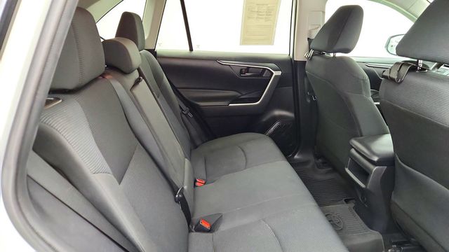 2021 Toyota RAV4 LE AWD w/ Blind Spot Monitor Package - 23084964 - 18