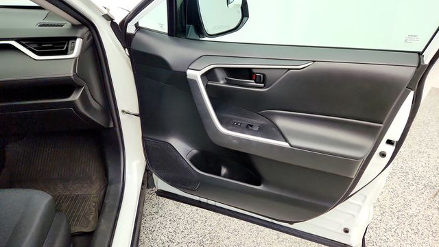 2021 Toyota RAV4 LE AWD w/ Blind Spot Monitor Package - 23084964 - 21