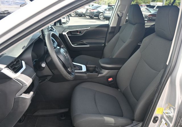 2021 Toyota RAV4 LE FWD - 22920896 - 12