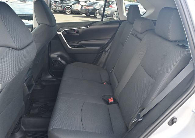 2021 Toyota RAV4 LE FWD - 22920896 - 13