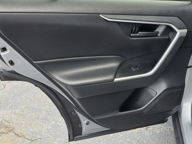 2021 Toyota RAV4 LE FWD - 22950596 - 26