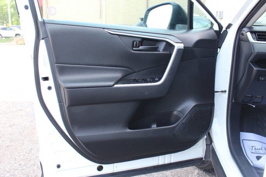 2021 Toyota RAV4 LE FWD - 22873667 - 10