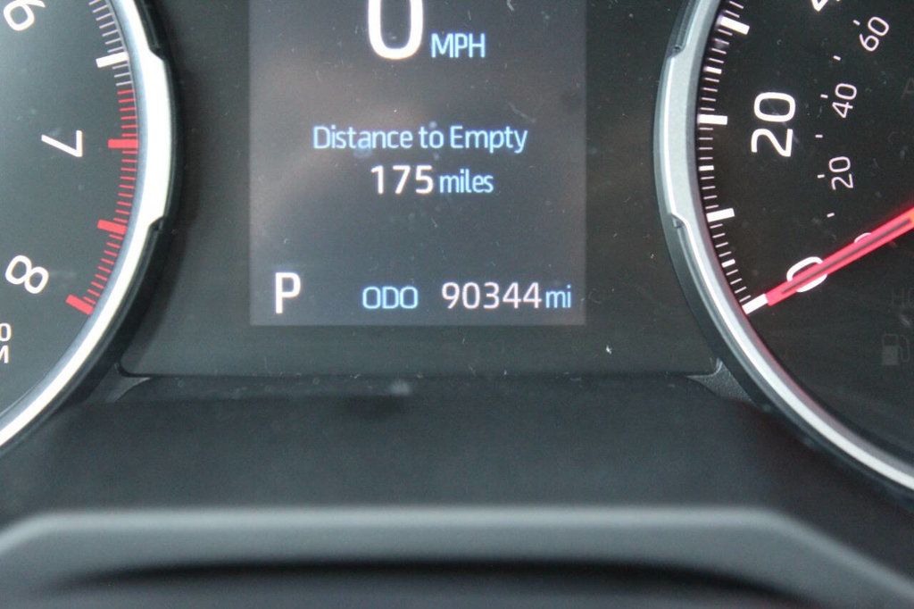 2021 Toyota RAV4 LE FWD - 22873667 - 17