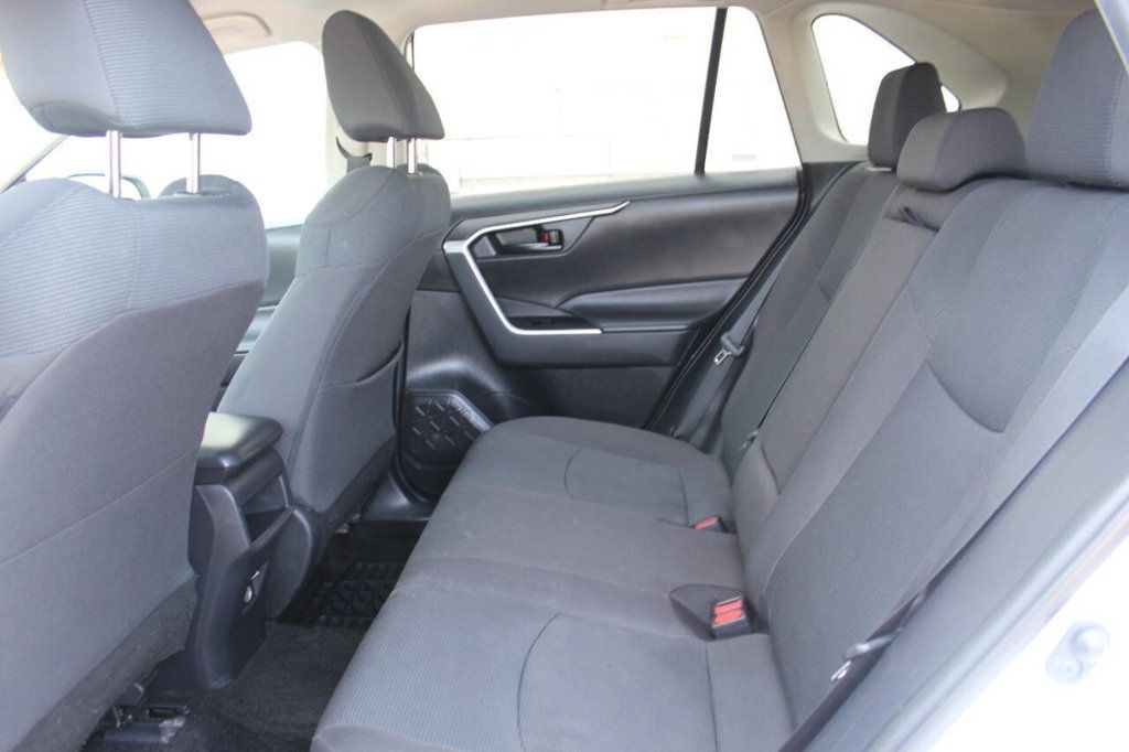 2021 Toyota RAV4 LE FWD - 22873667 - 19