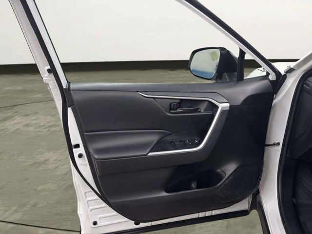 2021 Toyota RAV4 LE FWD - 23031723 - 11