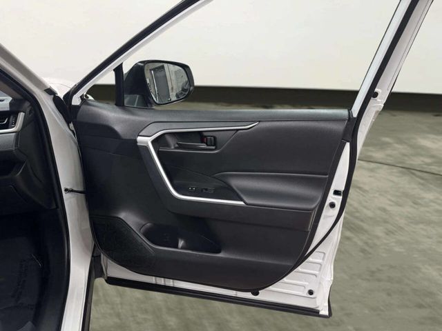 2021 Toyota RAV4 LE FWD - 23031723 - 18