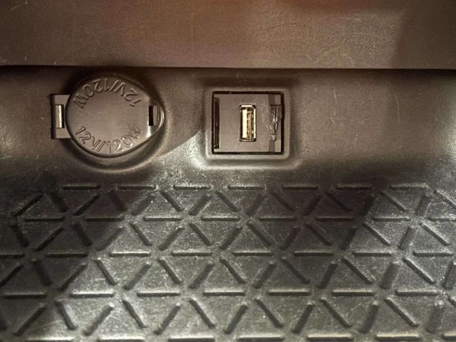 2021 Toyota RAV4 LE FWD - 23031723 - 33