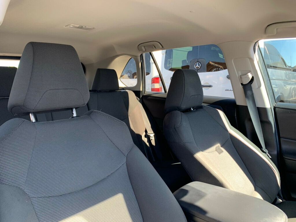 2021 Toyota RAV4 LE FWD Ex Key - 22941525 - 15