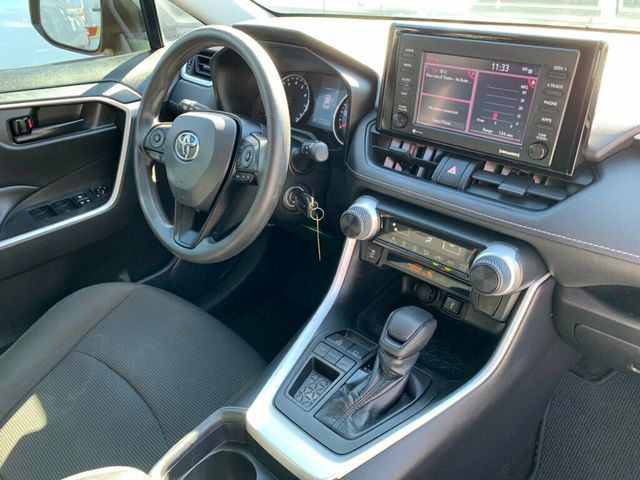 2021 Toyota RAV4 LE FWD Ex Key - 22941525 - 17