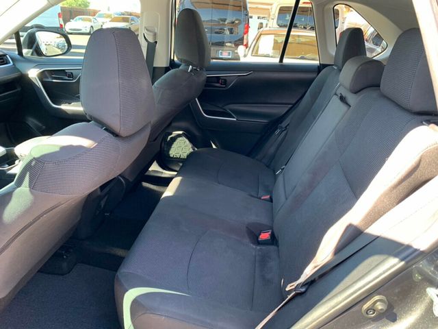 2021 Toyota RAV4 LE FWD Ex Key - 22941525 - 19