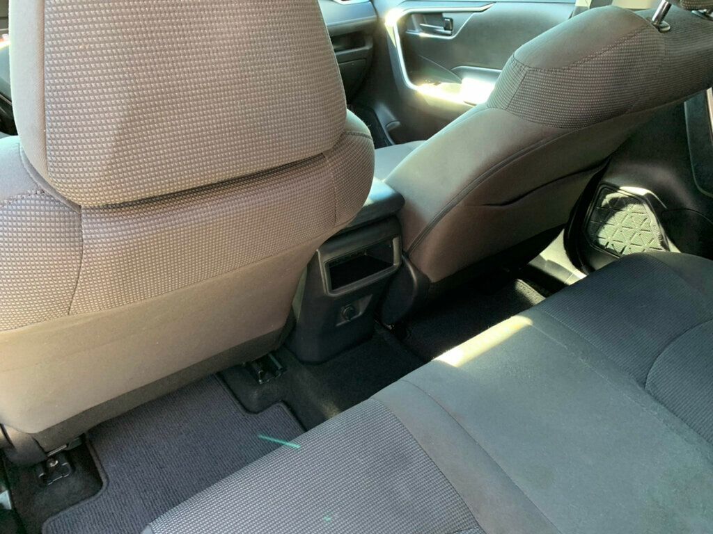 2021 Toyota RAV4 LE FWD Ex Key - 22941525 - 21