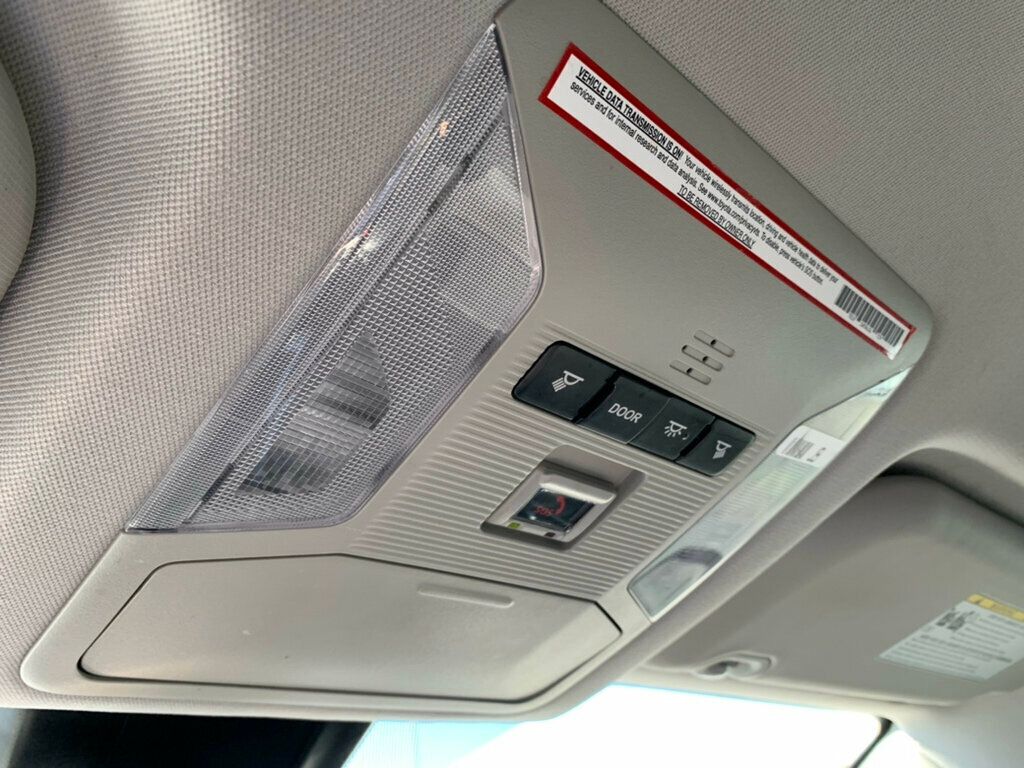 2021 Toyota RAV4 LE FWD Ex Key - 22941525 - 38