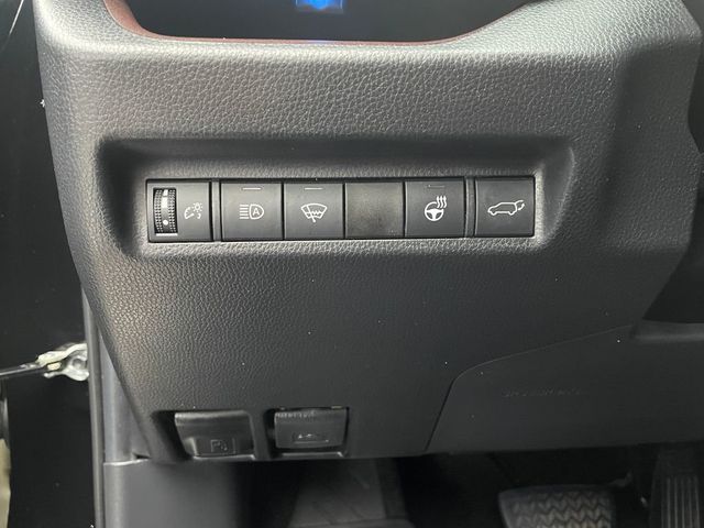 2021 Toyota RAV4 Limited AWD - 22946627 - 19