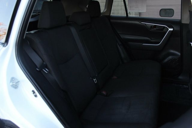 2021 Toyota RAV4 ONE OWNER AWD LE  - 23081007 - 10
