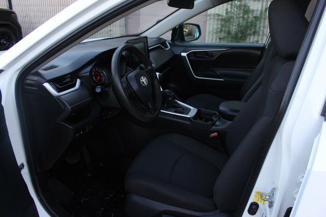 2021 Toyota RAV4 ONE OWNER AWD LE  - 23081007 - 24