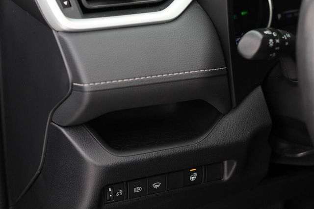 2021 Toyota RAV4 ONE OWNER AWD XLE HYBRID - 22978870 - 20