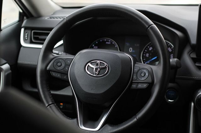 2021 Toyota RAV4 ONE OWNER AWD XLE HYBRID - 22978870 - 26