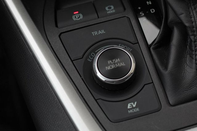 2021 Toyota RAV4 ONE OWNER AWD XLE HYBRID - 22978870 - 28