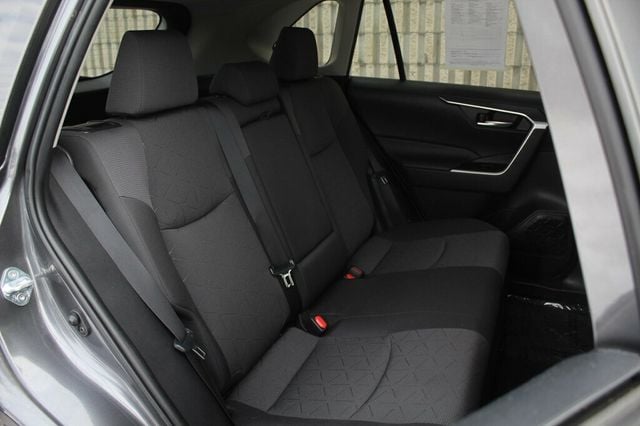 2021 Toyota RAV4 ONE OWNER AWD XLE HYBRID W/ HEATED LEATHER SEATS - 22978870 - 10