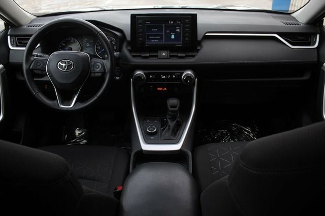 2021 Toyota RAV4 ONE OWNER AWD XLE HYBRID W/ HEATED LEATHER SEATS - 22978870 - 11